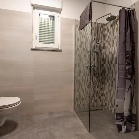 Villa Holiday Home Galizana Galižana